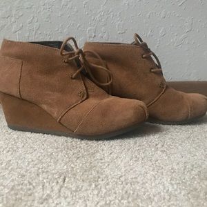 Bobs taupe/tan booties